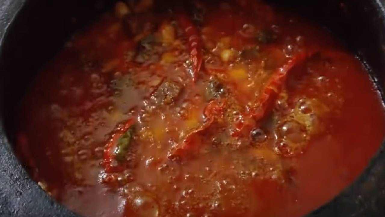 Güveçte Sucuklu Kuru Fasülye Nasıl Yapılır?