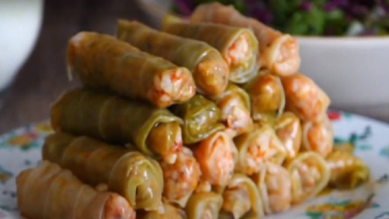 Lokum Gibi Lezzetli Etli Lahana Sarması Nasıl Yapılır? İşte Kıymalı Beyaz Lahana Sarması Tarifi