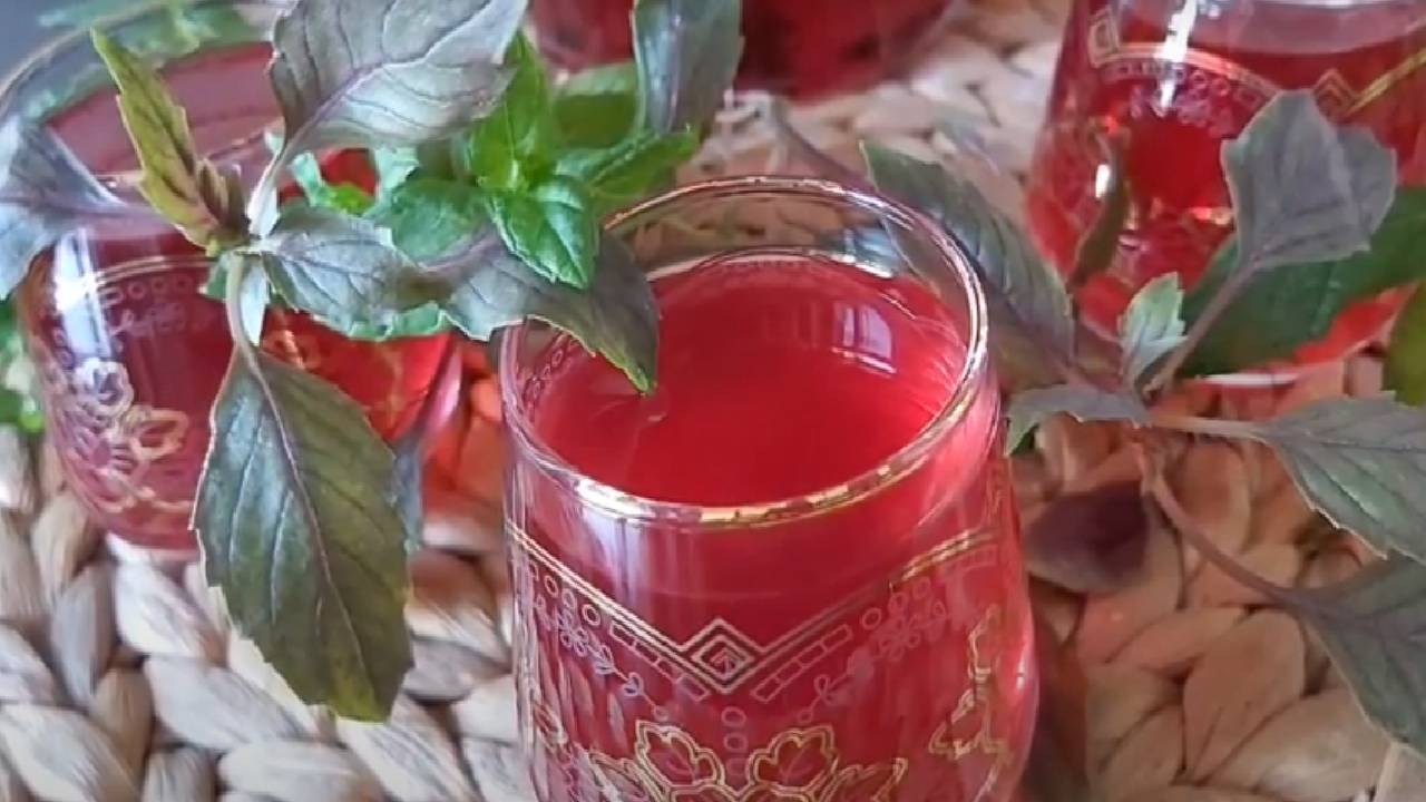 Reyhan Şerbetine Ne Konur? Osmanlı Saray Mutfağından Reyhan Şerbeti Tarifi