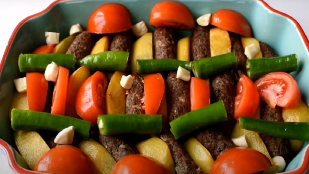 Hakiki İzmir Köfte Nasıl Yapılır? İşte Fırında İzmir Köfte Tarifi