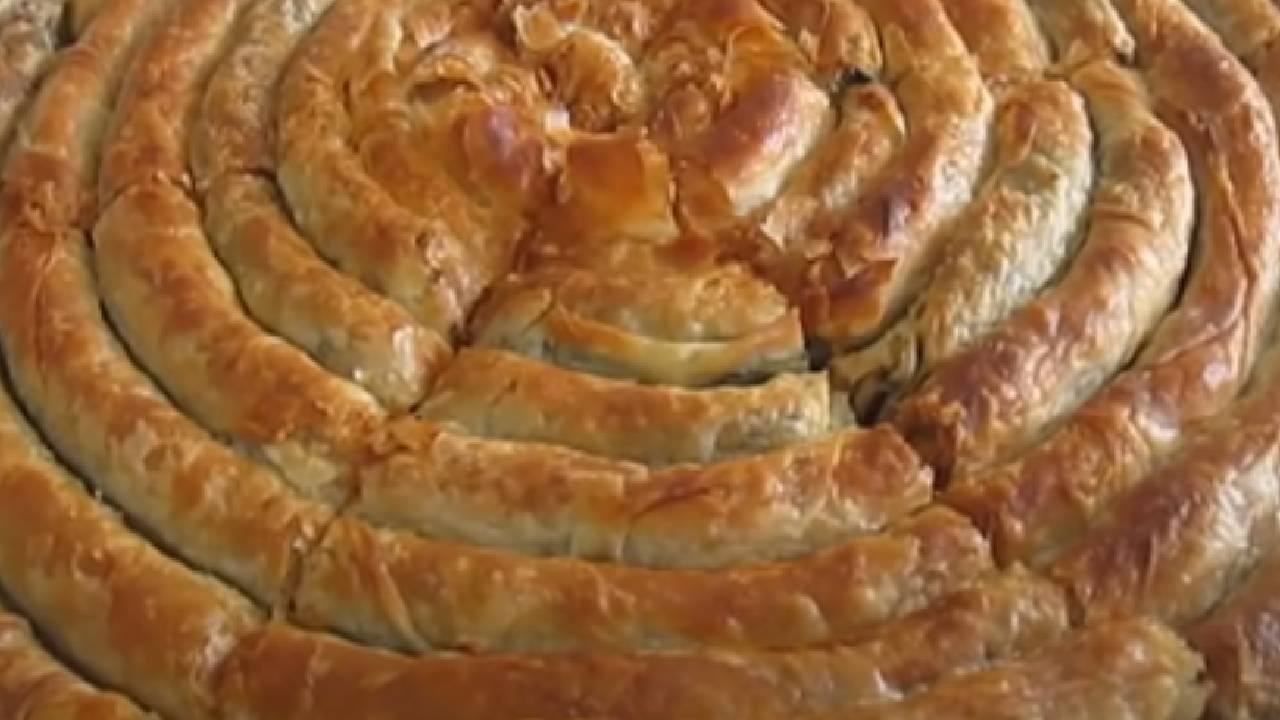 El Açması Bal Kabağı Böreği Nasıl Yapılır?