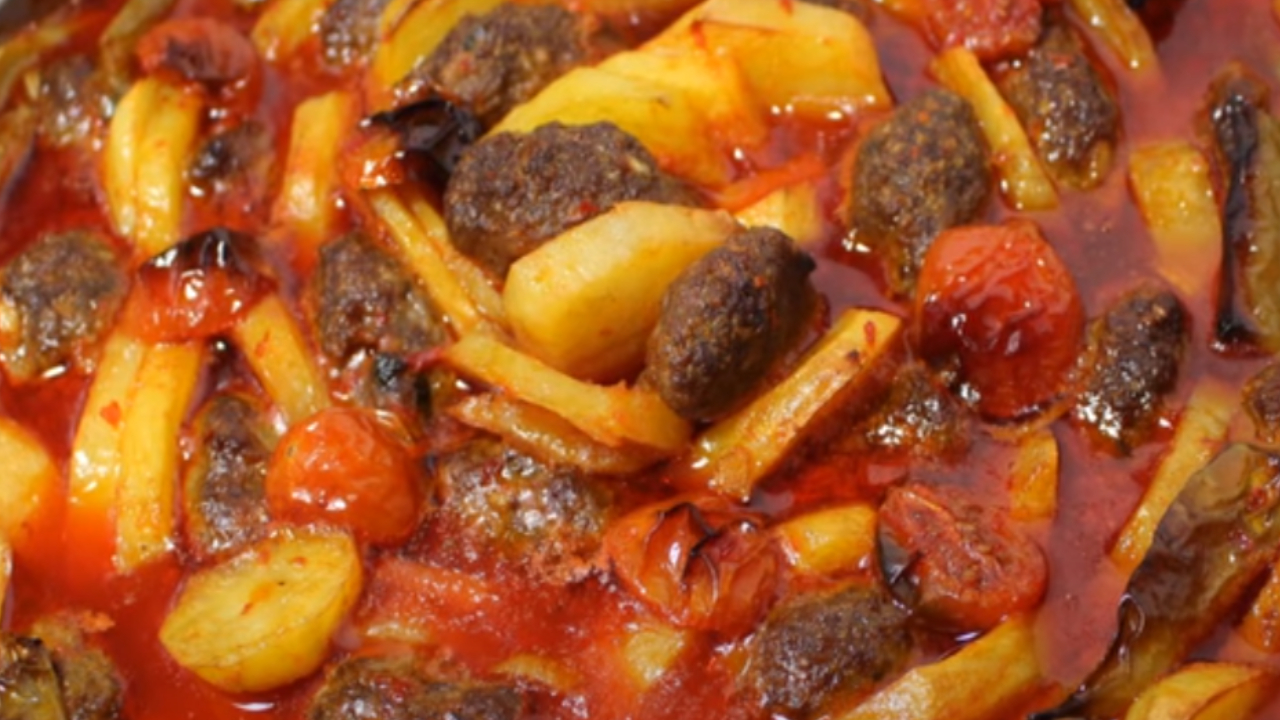 Fırında Patatesli Köfteli Şehzade Kebabı Tarifi
