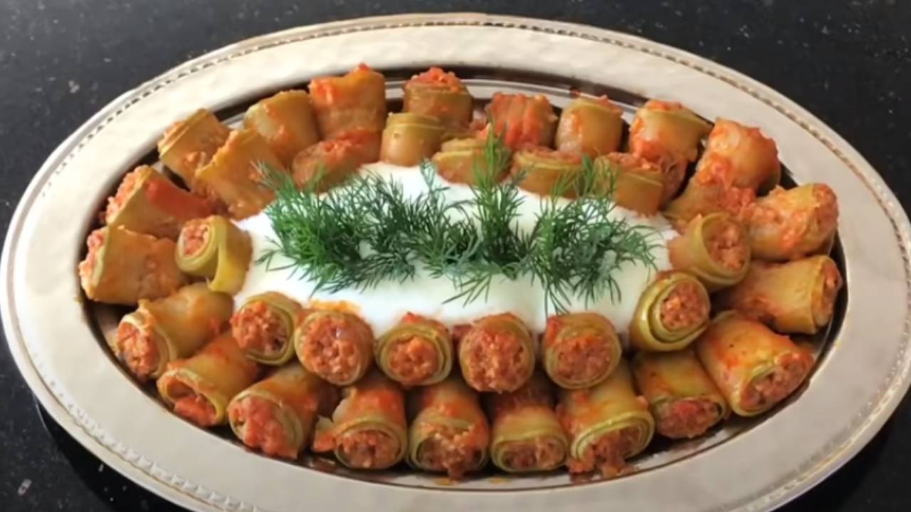 Tencerede Kıymalı Kabak Sarma Nasıl Yapılır? İşte Bulgurlu Etli Kabak Sarma Tarifi