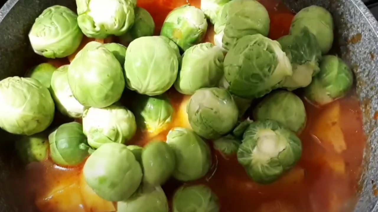 Brüksel Lahana Tarifi ' Lezzetli, Pratik ve Doyurucu Brüksel Yemeği