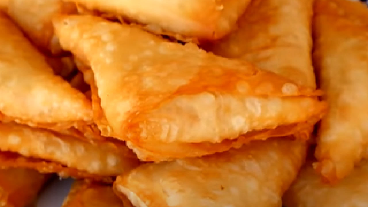 Pratik Kıymalı Muska Böreği Nasıl Yapılır? Muska Böreği Nasıl Kızartılır?