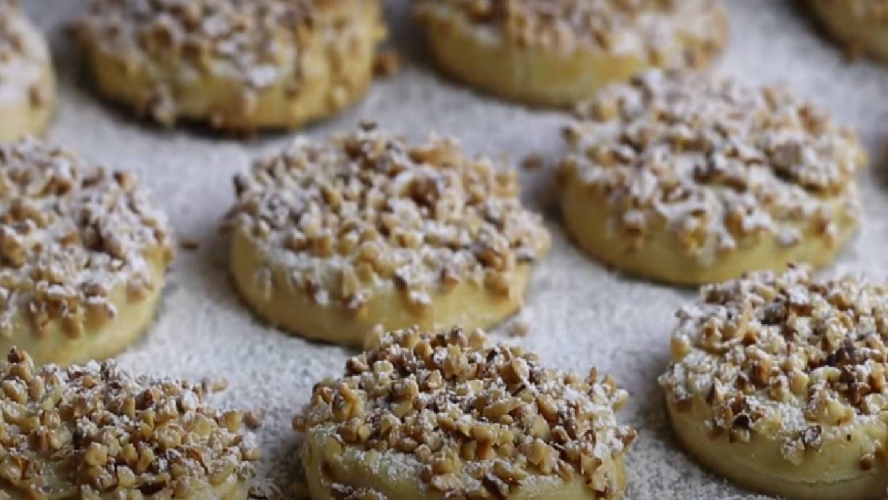 Bayatlamayan Ağızda Dağılan Kurabiye Arayanlara:  Ev Yapımı Orjinal Sable Bisküvi Tarifi