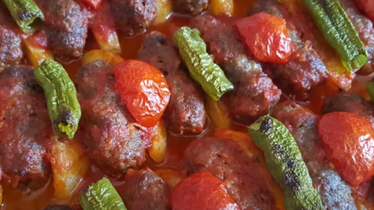 Bugün Ne Yapsam Diyenlere Orjinal İzmir Köftesi Tarifi