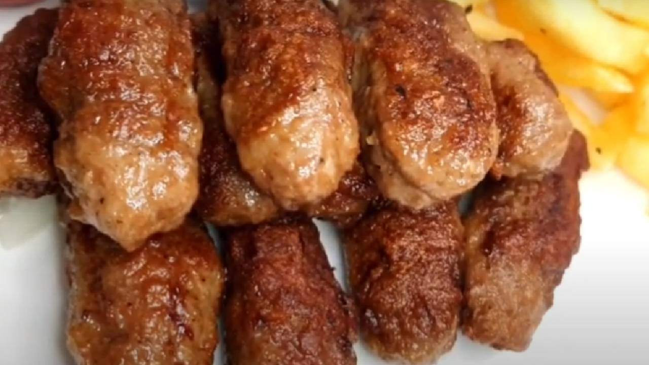 Sır Gibi Saklanan Sosuyla Ev Yapımı Orjinal Tekirdağ Köfte Tarifi