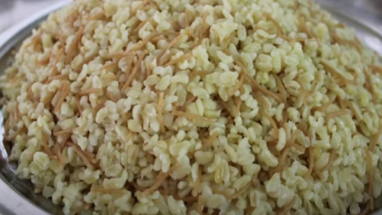 Tel Tel Dökülen Şehriyeli Bulgur Pilavının Sırrı Buymuş!