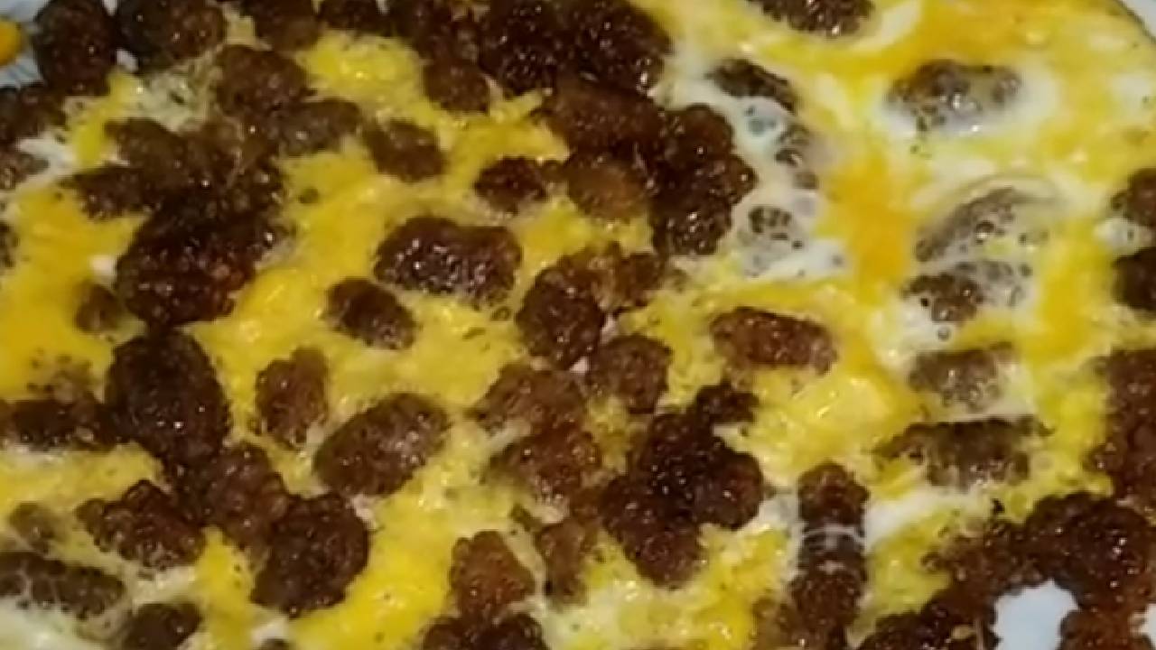 Omlete Farklı Bir Alternatif! Kışın İçinizi Isıtacak Enerji Deposu Dut Çullaması Tarifi