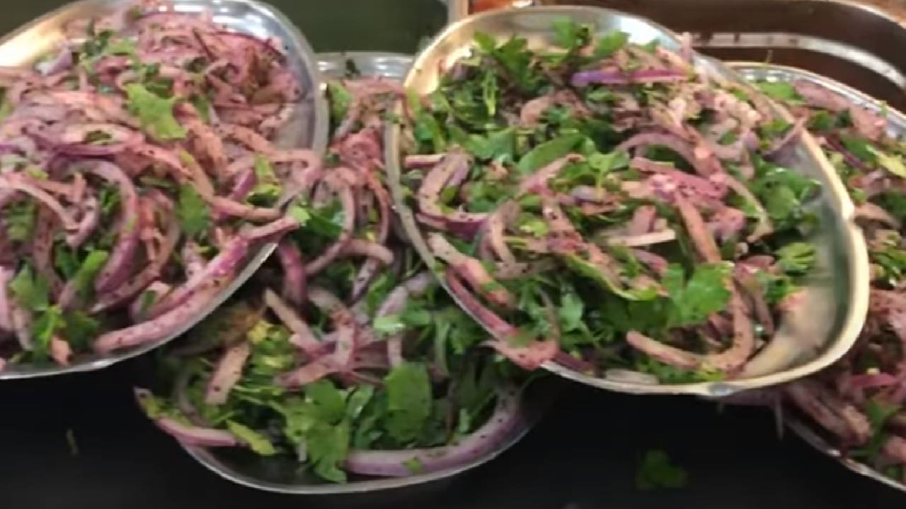Adana Usulü Soğan Salatası Nasıl Yapılır? Kebap Yanında Verilen Soğan Salatası Tarifi