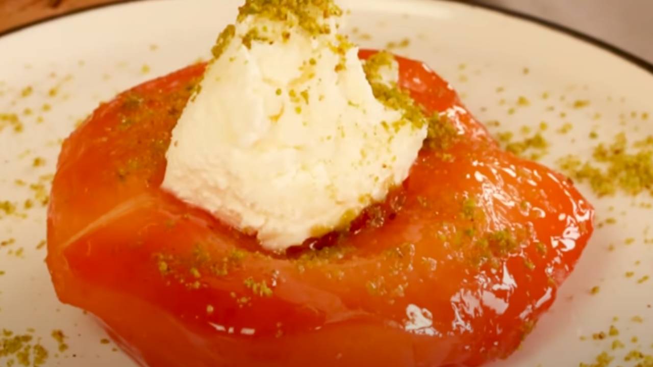 En Kolay Ayva Tatlısı Nasıl Yapılır? İşte Boyasız Lokum Gibi Ayva Tatlısı Tarifi