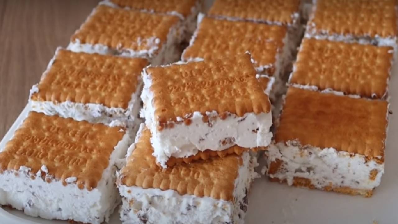 Taneyle Satılan Meşhur Pastayı Evde Sadece 4 Malzemeyle Yapın!