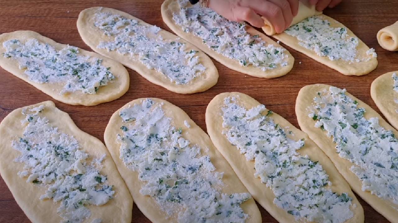 Tüm Poğaçalarınızda Bu Yöntemi Deneyin! Tadı Lezzeti Bambaşka Oluyor!