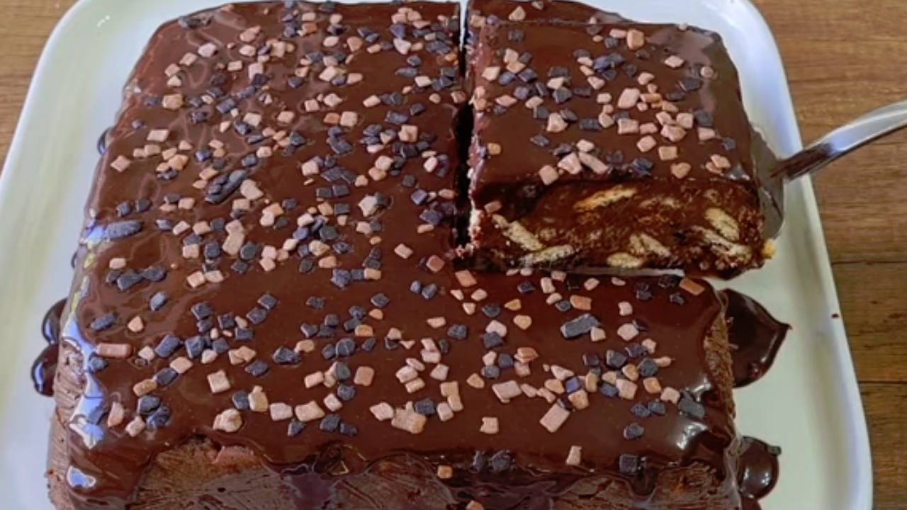 Bir Dilimi Bile Mutluluk Seviyenizi Tavana Çıkarıyor! İşte Borcamda Mozaik Pasta Tarifi