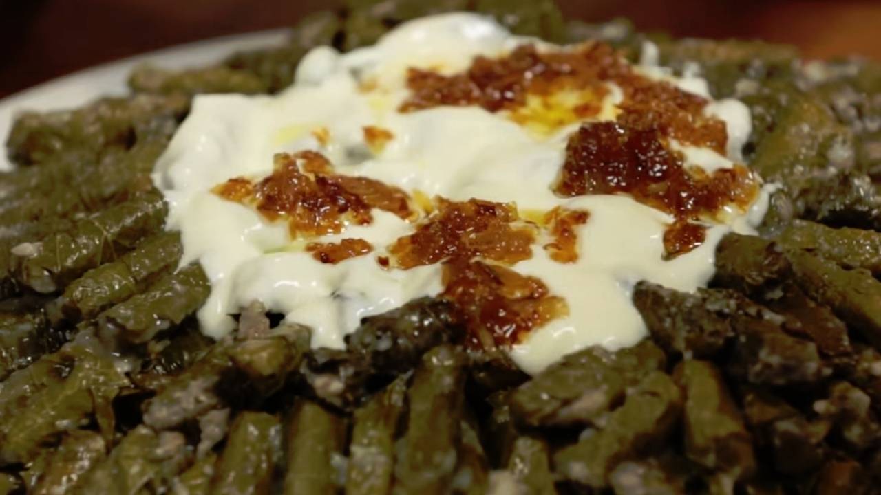 Bu Sarmanın Sosu, Harcı, Sunumu Bambaşka! İşte Tevenk Sarması Tarifi