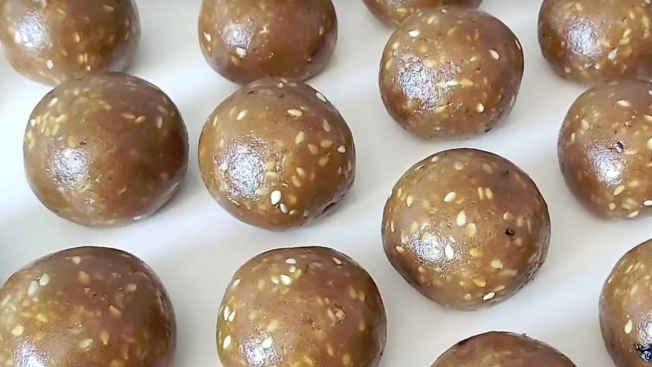 Tek Lokmalık Susamlı Cevizli Topak Helvası Tarifi