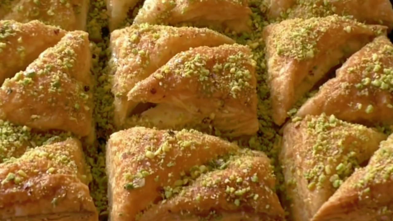 Milföy'den Baklava Nasıl Yapılır? İşte Kolay Baklava Tarifi