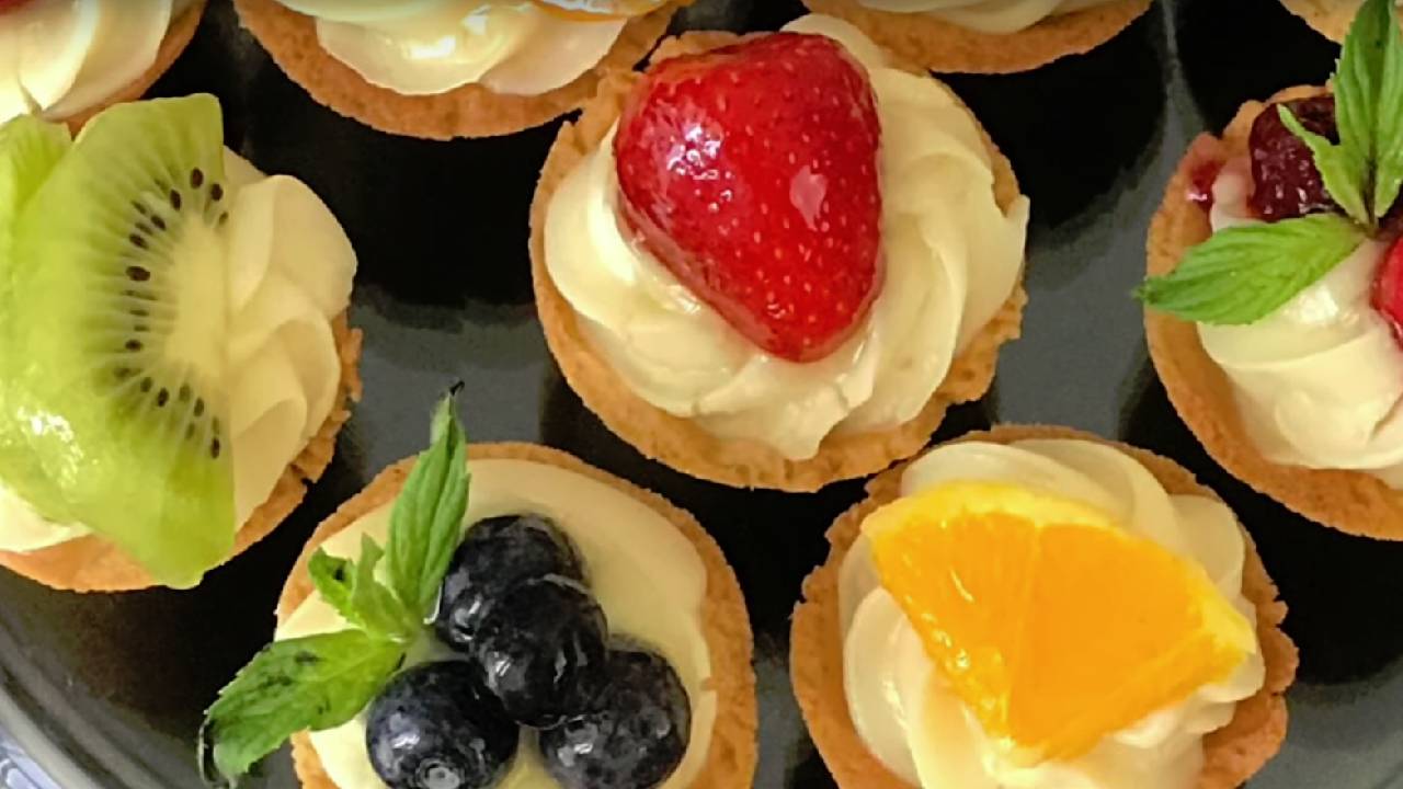 Kalıpsız Meyveli Mini Tartolet Tarifi