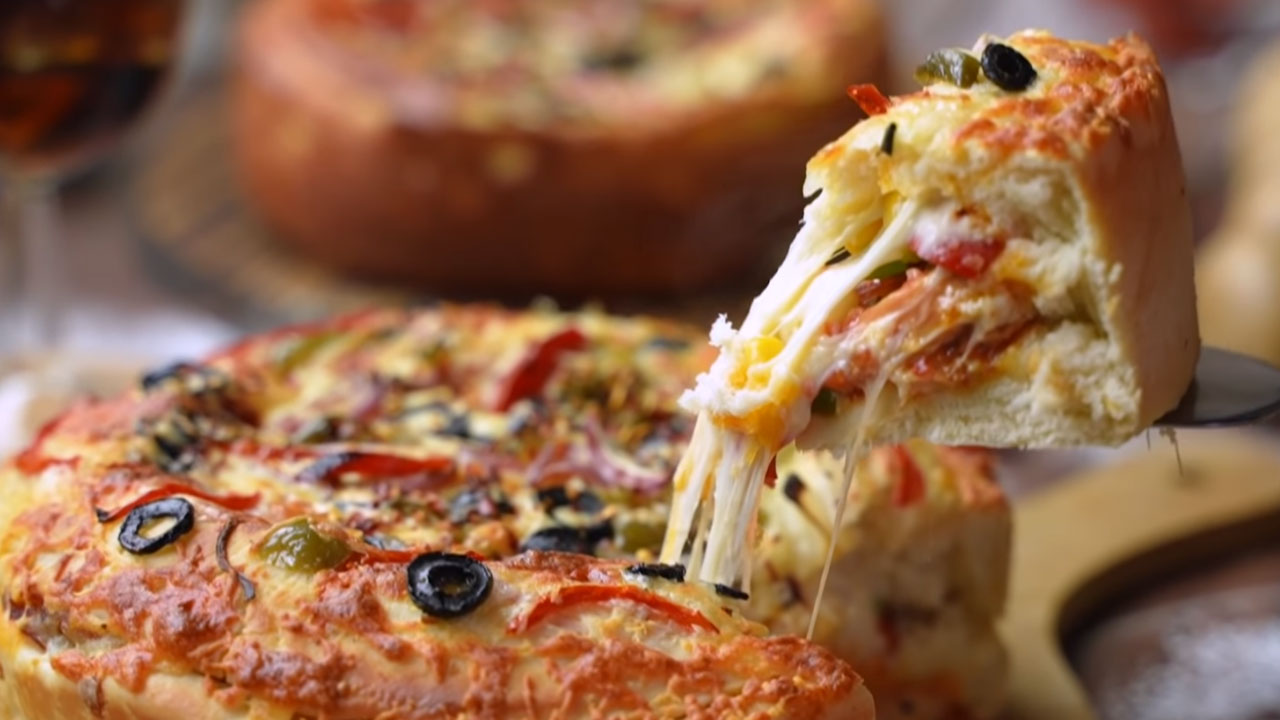 Derin tavada lezzetli Tavuk Fajita Pizza Tarifi