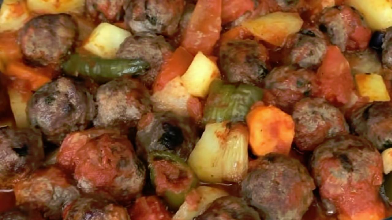 Fırında Kızartmadan Sebzeli Köfte Tarifi