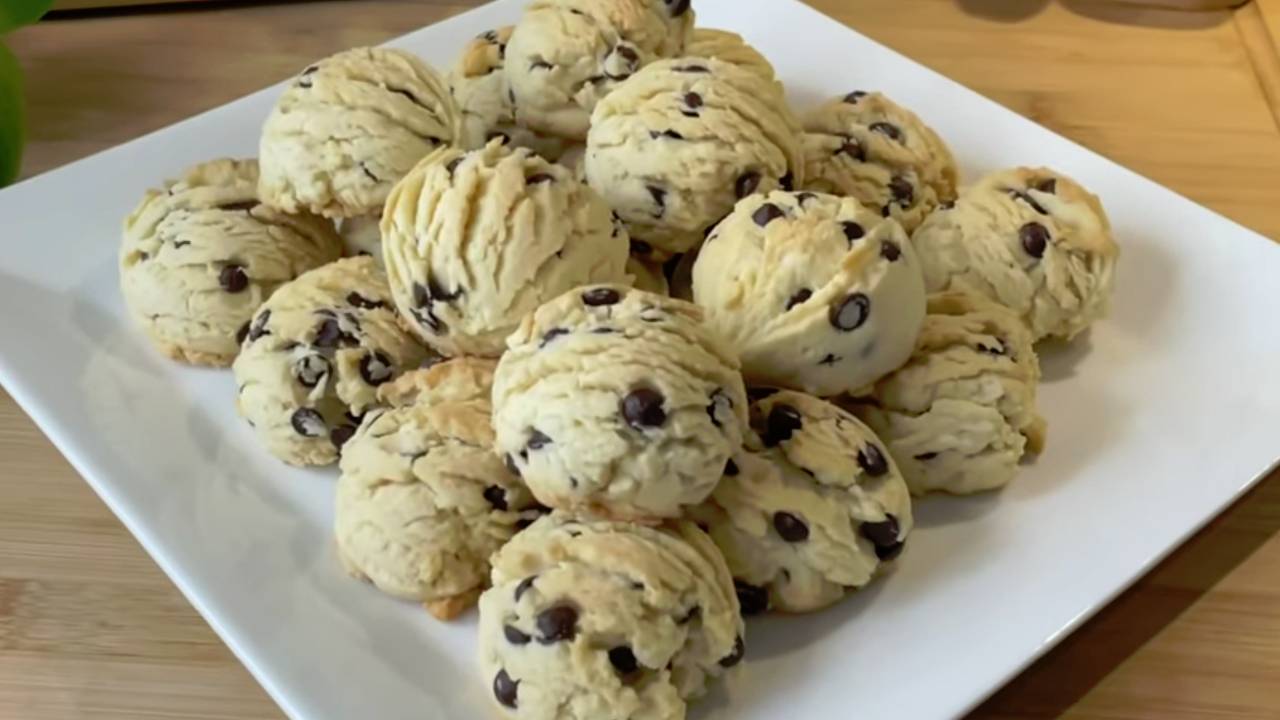 Pastane Usulü Damla Çikolatalı Kurabiye Nasıl Yapılır?