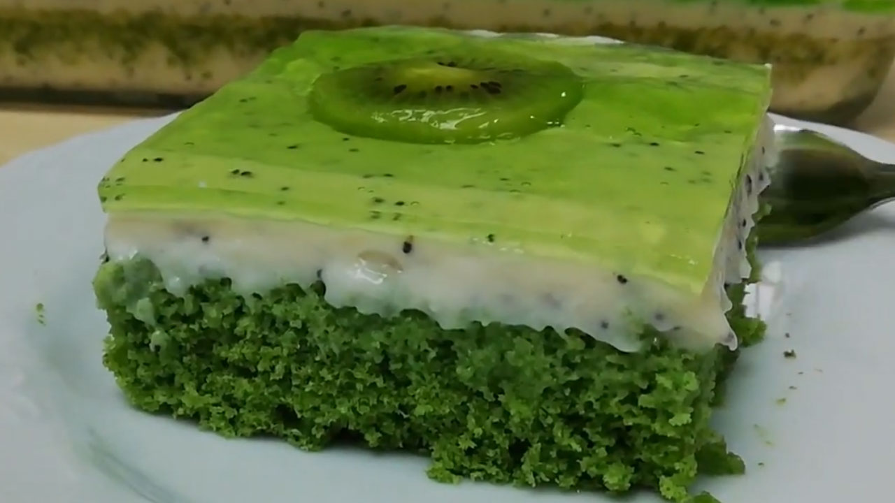 Kivili ıspanaklı kek pasta tarifi (Tam Ölçülü)