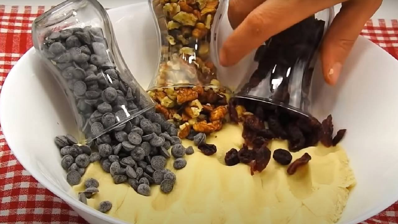 Pişer pişmez tükenen 10 dakikada hazırlanan süper kurabiye tarifi