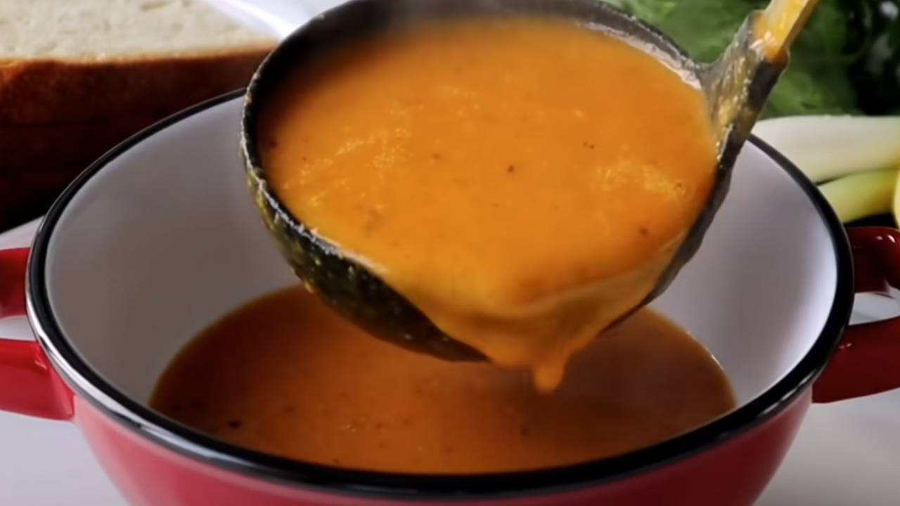 Bu çorba varsa başka yemeğe gerek yok! Rengi ve tadıyla sizi baştan çıkaracak