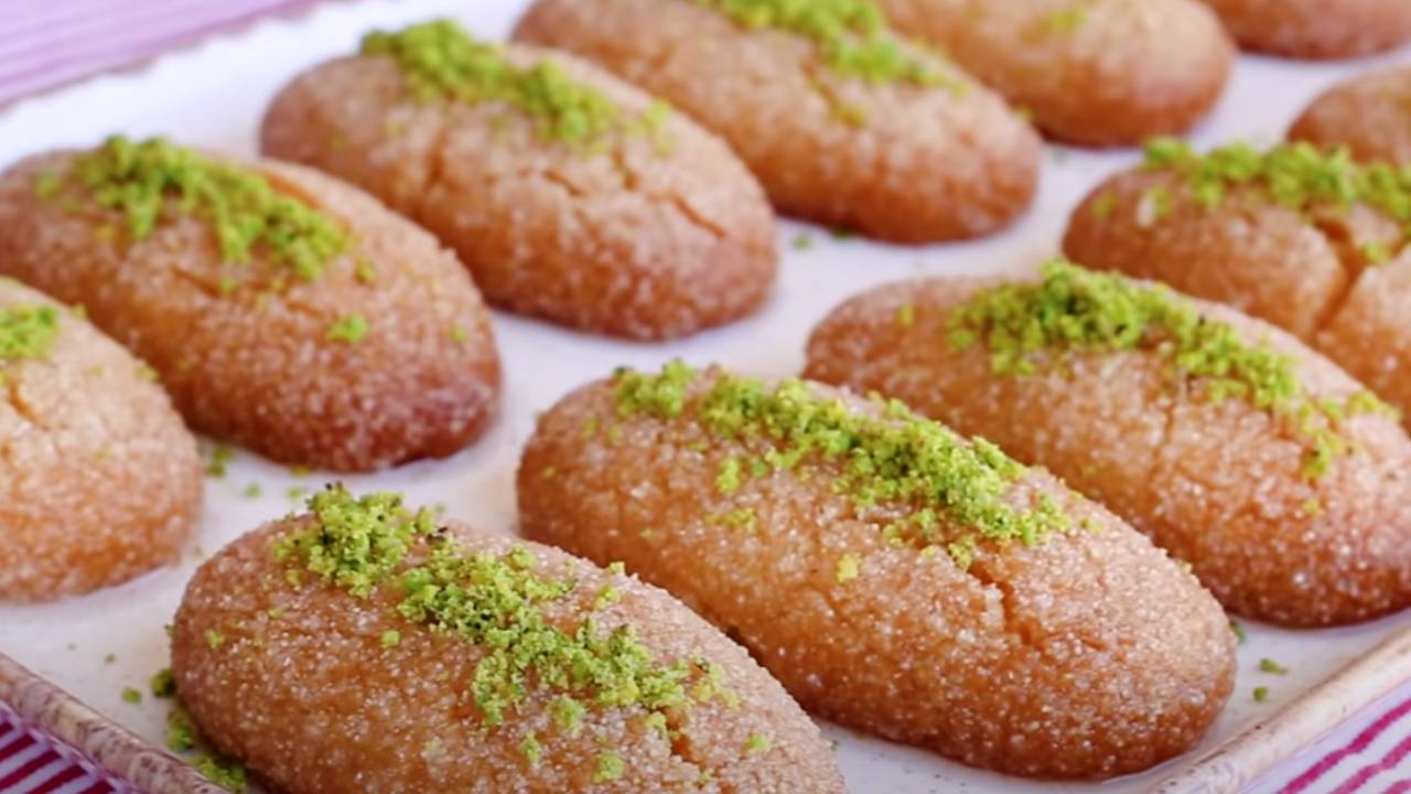 Damaklarda bayram havası estirmeye hazır olun! Şerbetli ve hafif, üstelik yapmasıda çok kolay bir tatlı