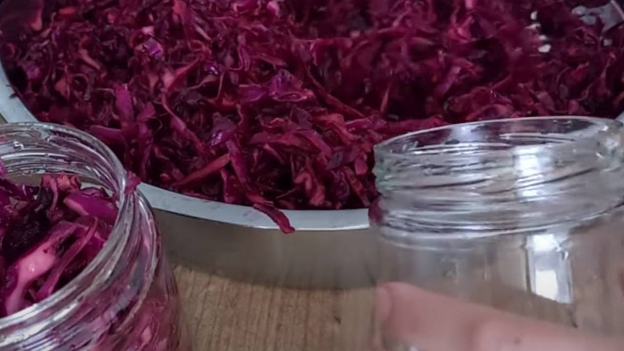 Kavanozda lokanta usulü mor lahana turşu nasıl yapılır?