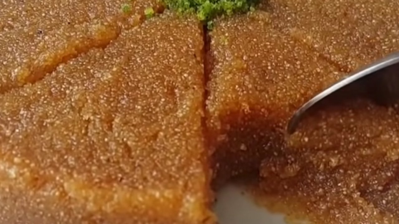 Ölçüsü ve de Kıvamını Hiç Şaşmayan İrmik Helvası Tarifi ve Püf Noktası