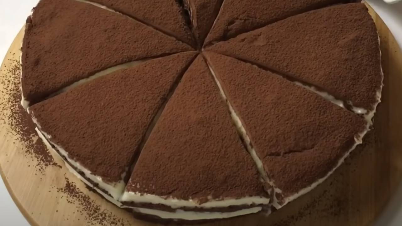 Bu tarifi denemeden tiramisu denedim demeyin! Kreması da keki de tek kelimeyle efsane