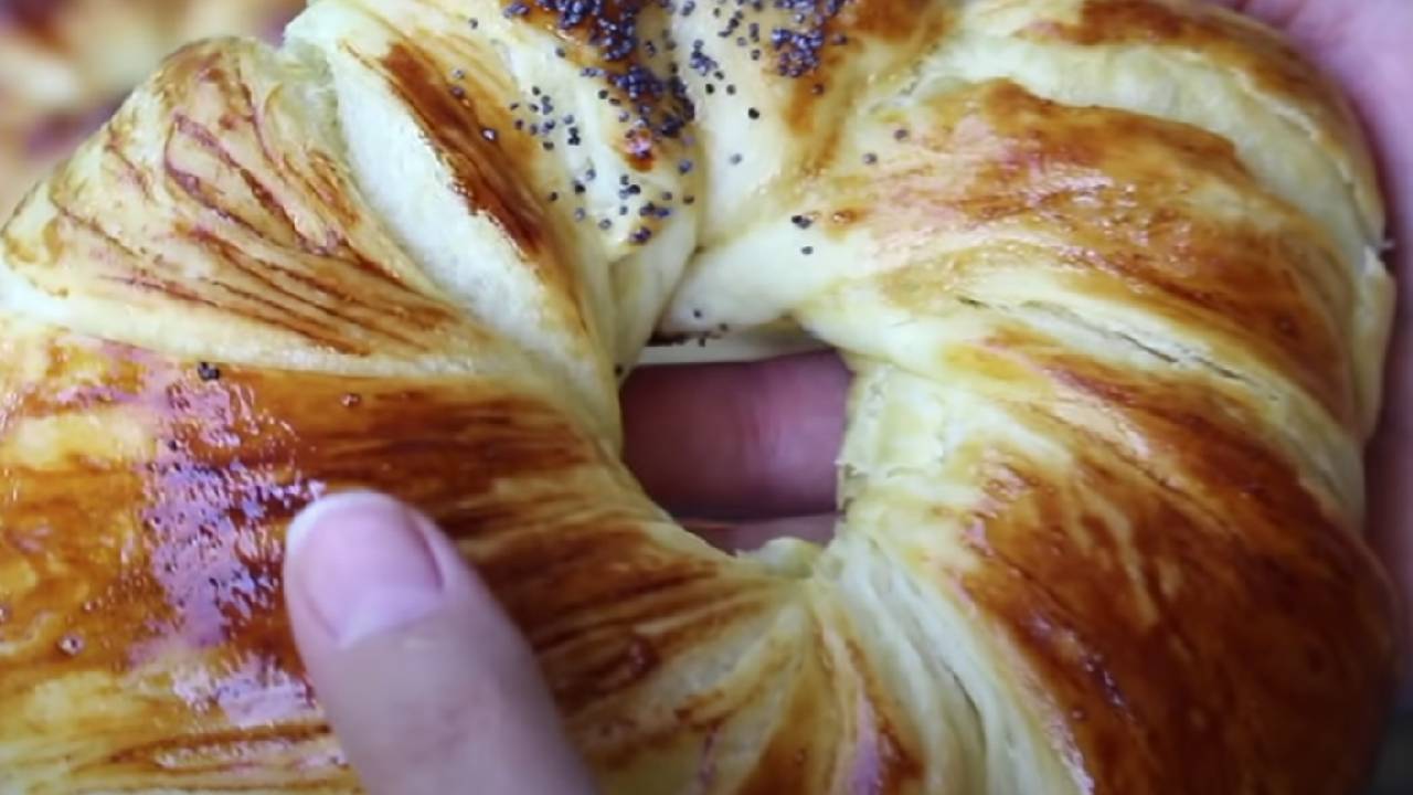 Pratik bir yöntemle pastanedekiler gibi açma yapmak çok kolay!