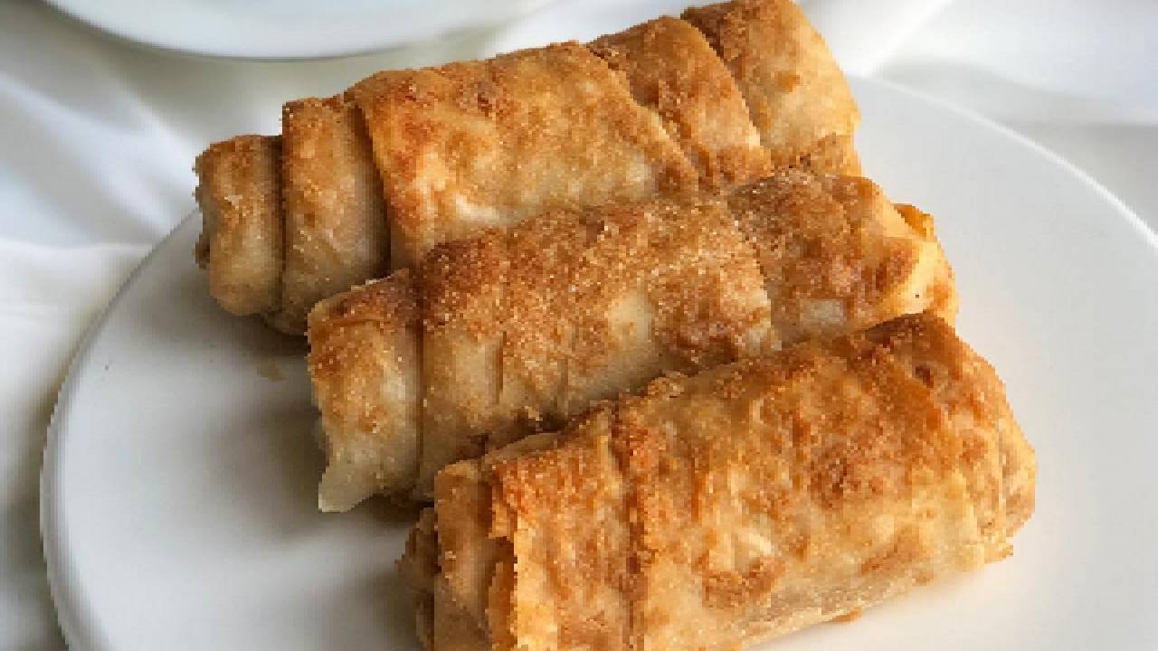 Haşhaşlı mercimekli börek daha ilk ısırıkta yiyenin aklını baştan çıkaracak!