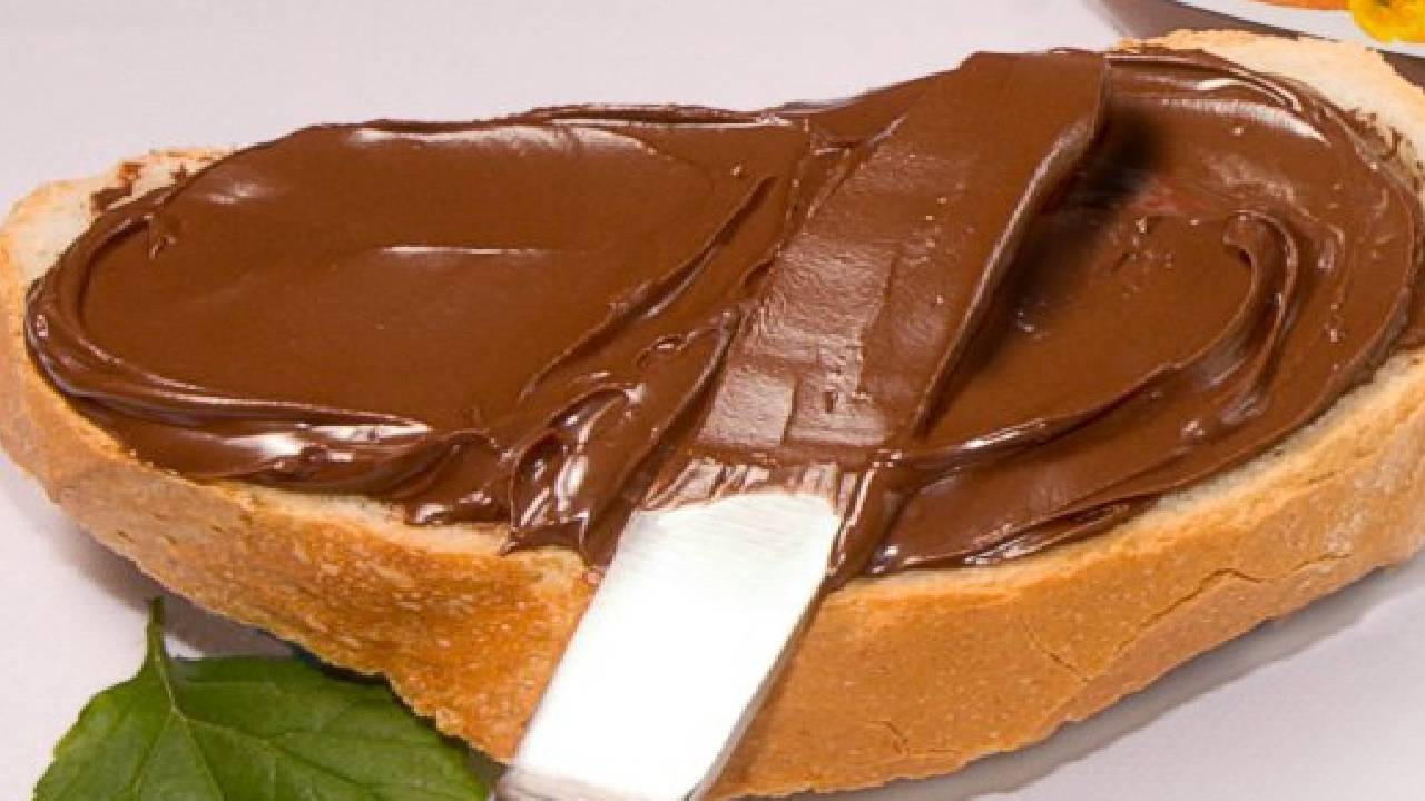 Sır gibi saklanan 2 farklı sürülebilir çikolata tarifi