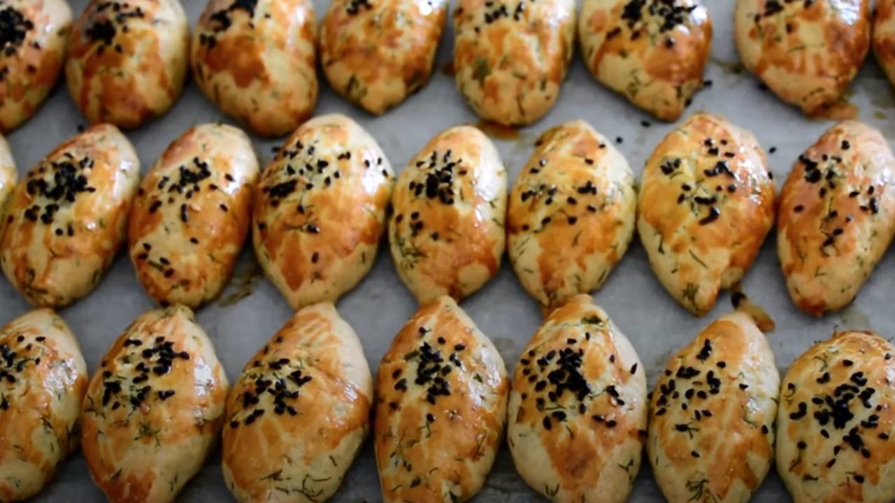 Pastane usulü dereotlu kıyır kıyır poğaça tarifi