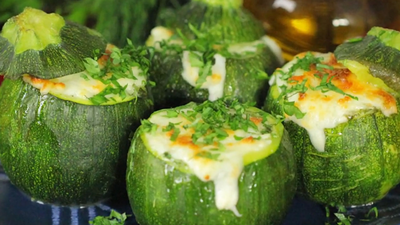 Buram buram Ege kokan lezzetine doyum olmayan Peynirli Girit Kabağı Dolması tarifi