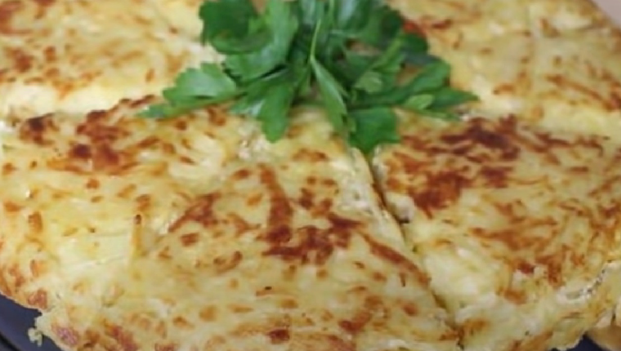 3 patates ve 3 yumurtayla yapılan gün boyu tok tutan çıtır çıtır börek tarifi