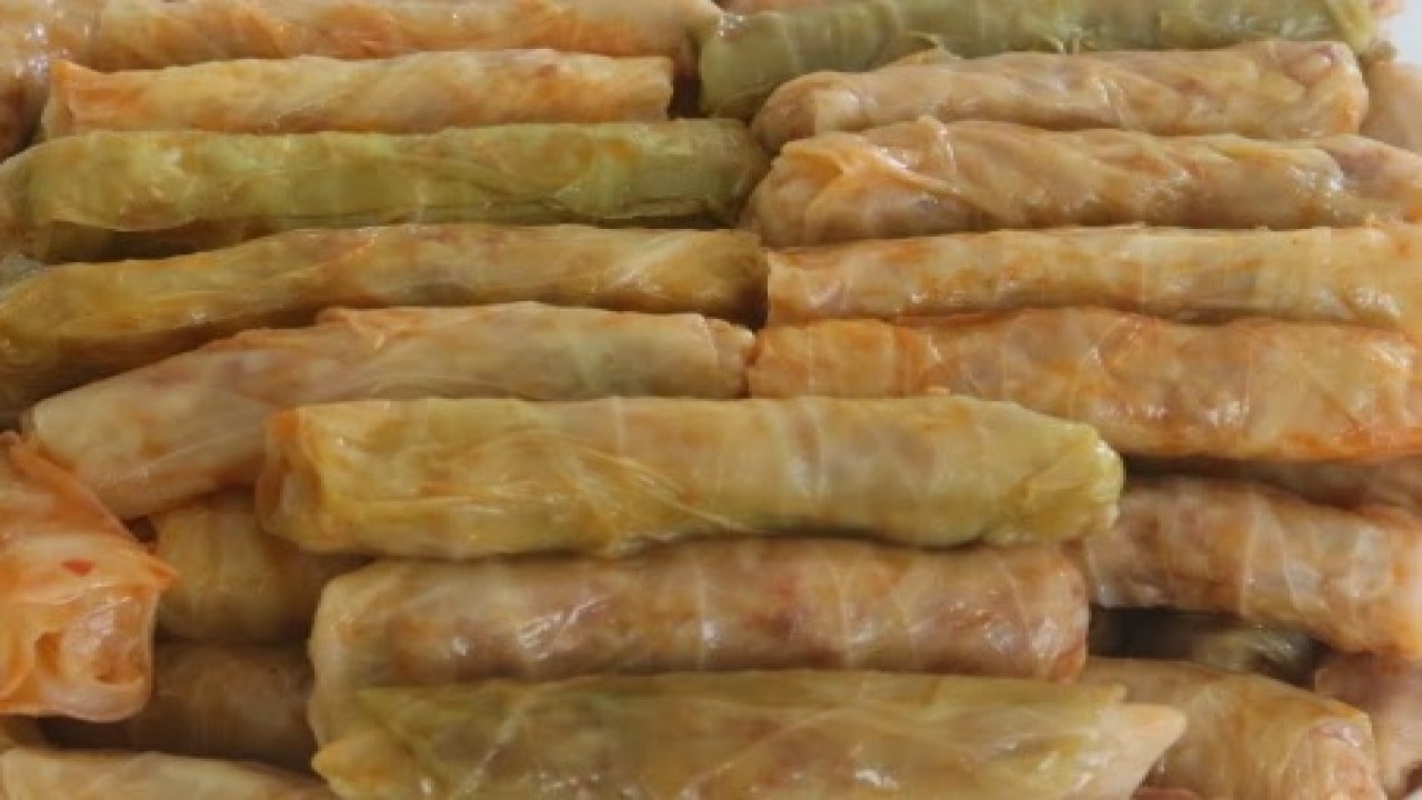 Bir kere bile dikkat etmemiştik; Lahana sarması yaparken deneyin içi öyle iyi pişiyor ki