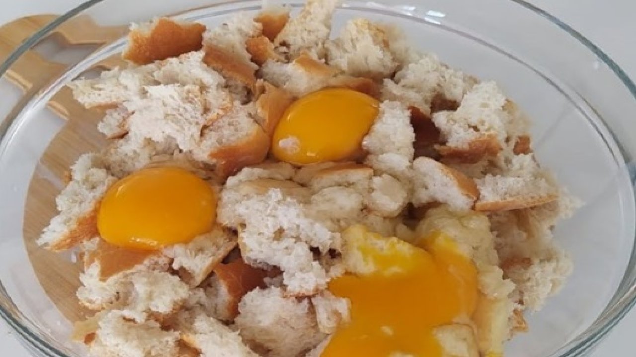 Bayat ekmekleri böyle değerlendirin 😋 Enfes bir börek tarifi - Yufkalı böreği aratmıyor