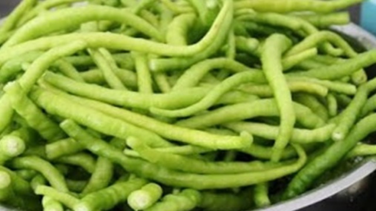 Hemen yap 5 gün içinde hazır oluyor- Çıtır çıtır lezzetli biber turşusu