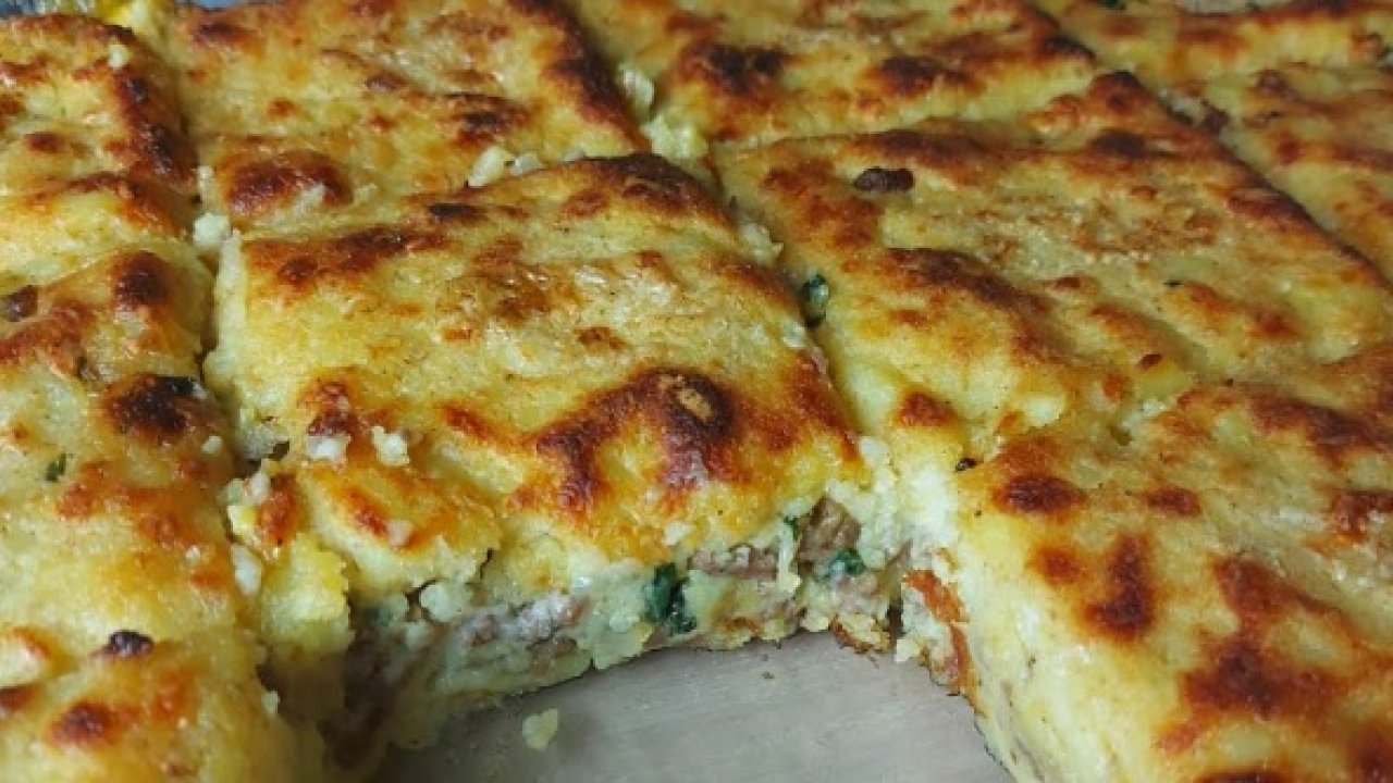 Bu börek tarifini deneyen vazgeçemez - Birazcık hamurla yapılan patatesli börek