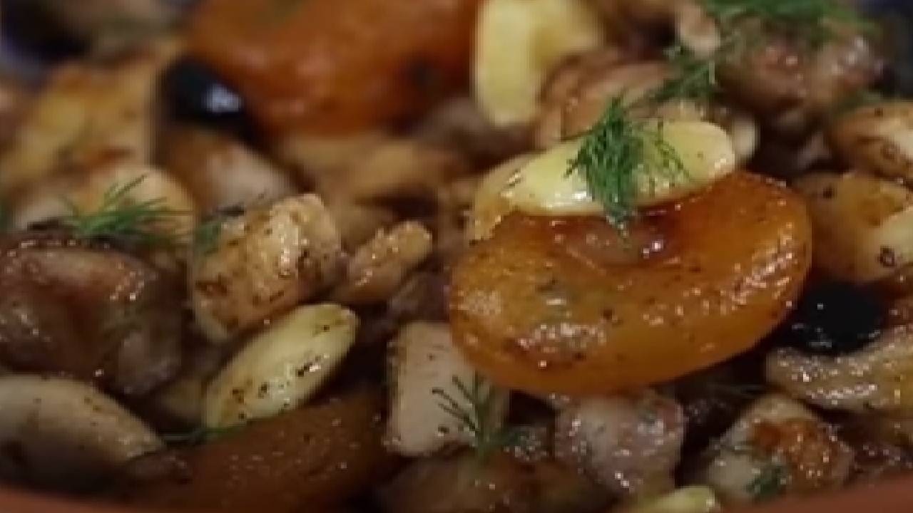 Farklı Tavuk Yemeği Arayanlara! İşte Adını II. Mahmut'tan Alan Ballı Mahmudiye Tarifi