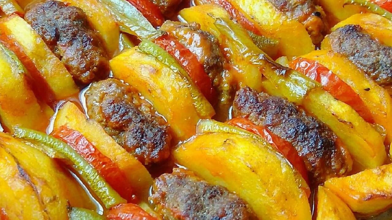 Lezzet Garantili Nefis Yemek Tariflerinde Bugün: Fırında Izmir Köfte Tarifi