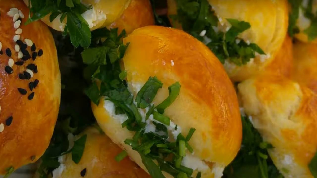 Pastane Usulü Puf Puf Kabaran Pamuk Gibi Sakallı Poğaça Tarifi