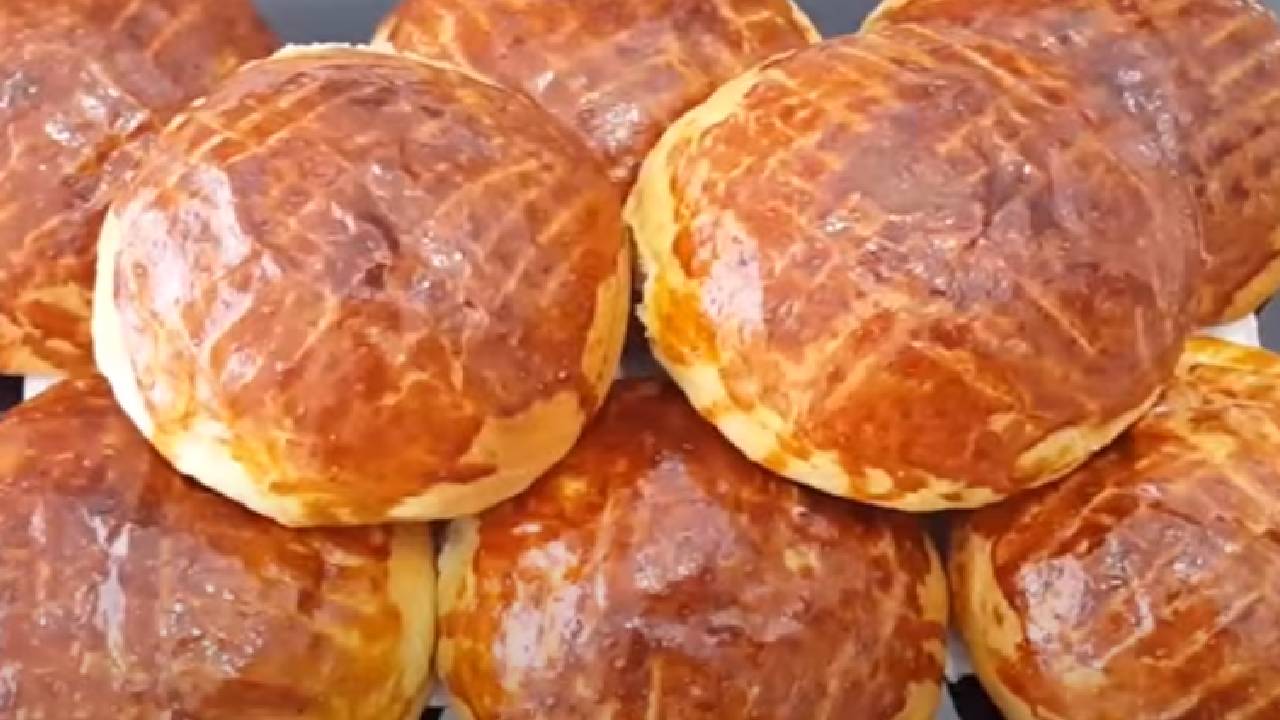Yumuşacık Pastane Poğaçası Nasıl Yapılır? İşte Tereyağlı Sade Pastane Poğaçası Tarifi