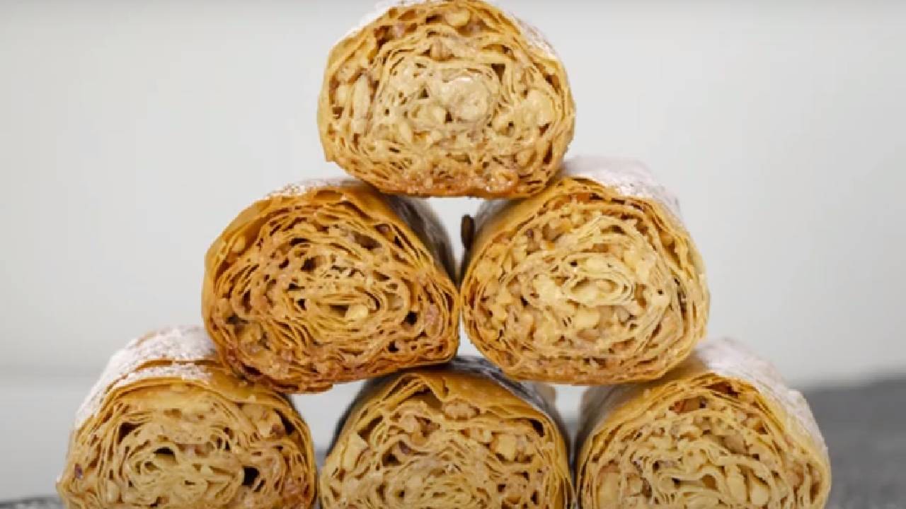 Tahinli Çıtır Nasıl Yapılır? İşte Hazır Yufkadan Tahinli Çıtır Rulo Tarifi