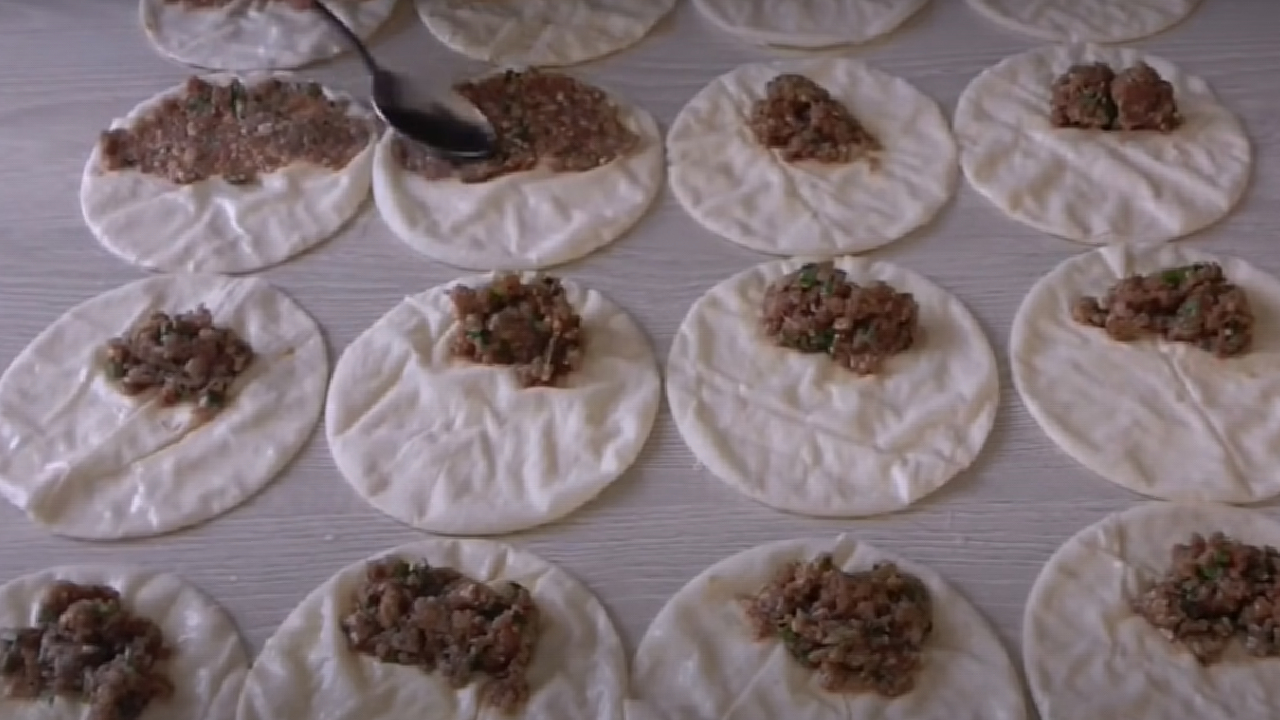 hazir-yufkadan-cig-borek.jpg